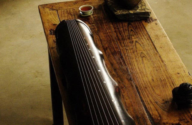 深圳市古琴蕴含的传统文化，一把古琴制备出来要两年的时间